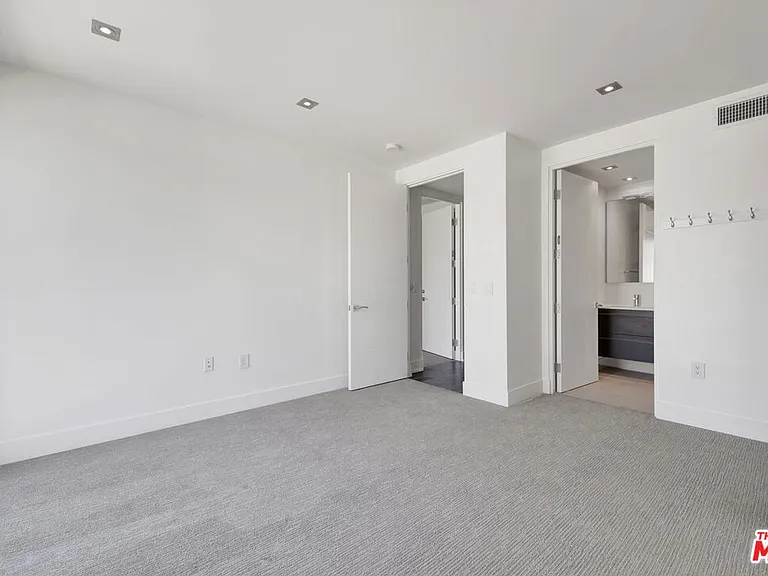 432 N Oakhurst Dr #402 — Photo 15