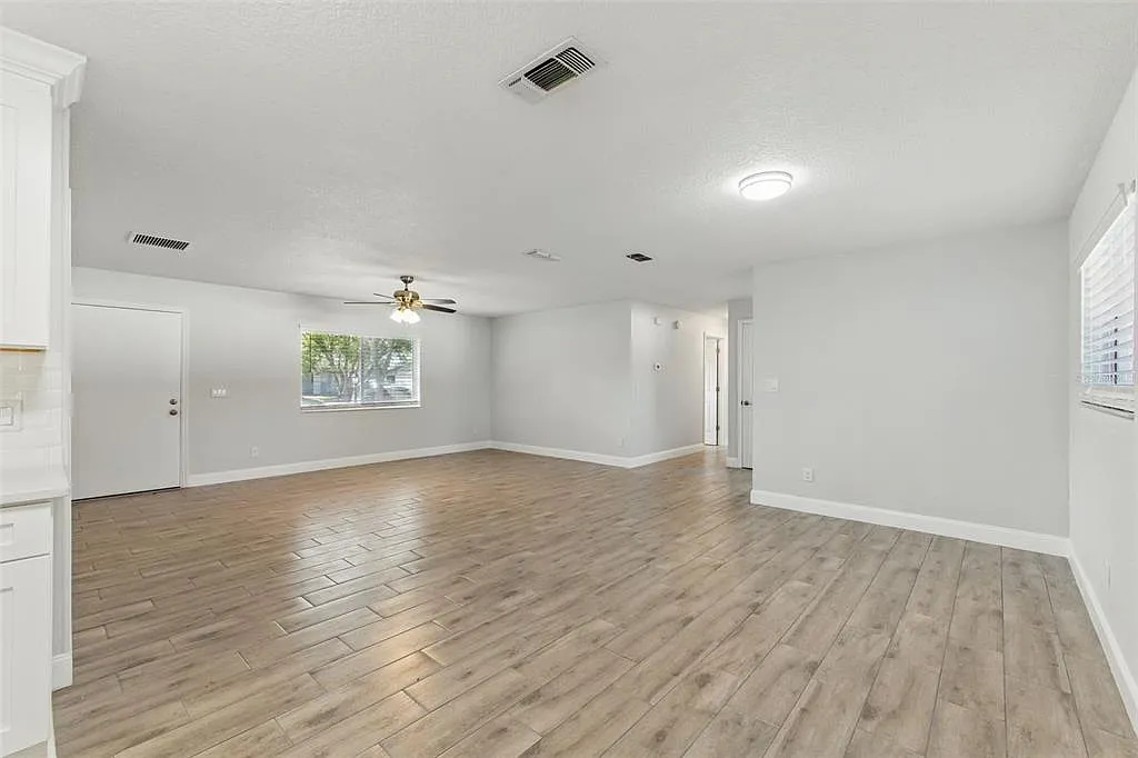 4 bed, 2.0 bath, 1624 sqft, $2,500 — Photo 3