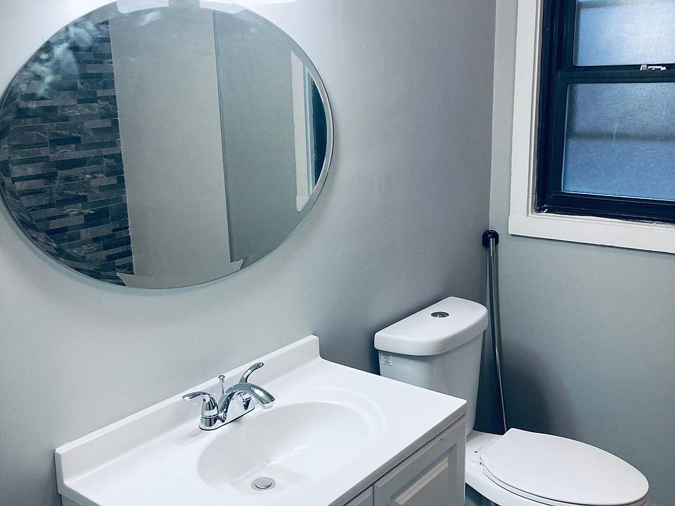 2nd image of 446 Mix Ave #446