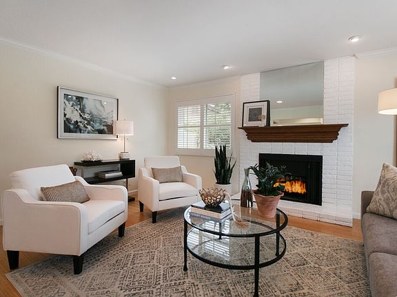 3rd image of 2646 Hartland Cir