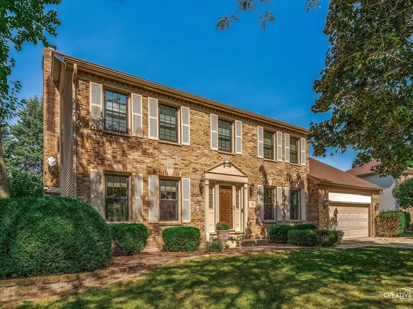 11 Hardwick Ct, Sugar Grove, IL 60554