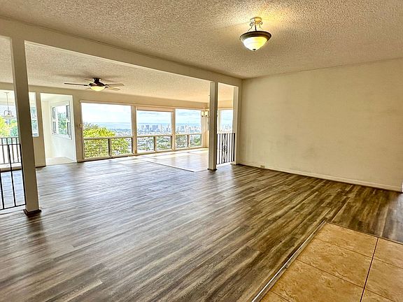 2nd image of 3911 Maunahilu Pl