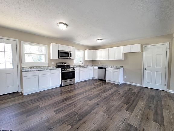 3rd image of 14 Pricketts Fort Rd