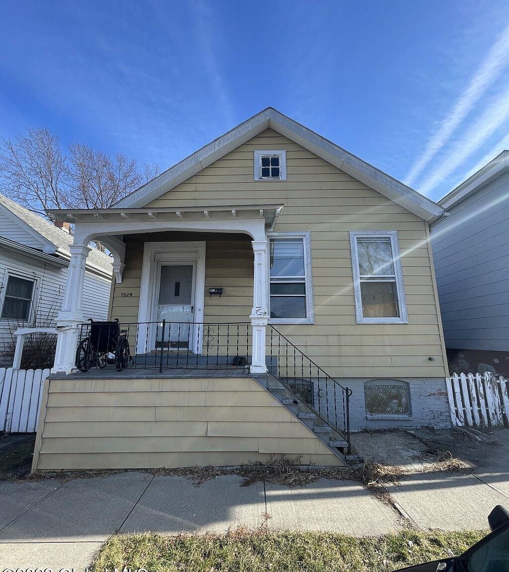 1524 8th Avenue, Watervliet, NY 12189 Zillow