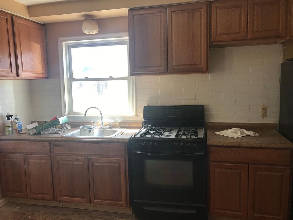 2nd image of 28467 Hazelwood St