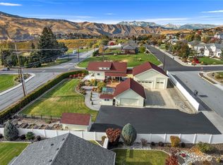 800 Autumn Crest Dr, Wenatchee, WA 98801