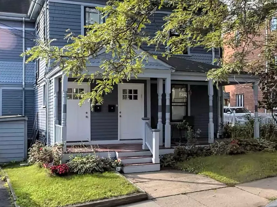 42 Hollis St #1