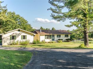 328 Hawk Rd, Saint Clair, MO 63077