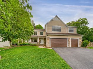 17015 Valley Rd, Eden Prairie, MN 55347