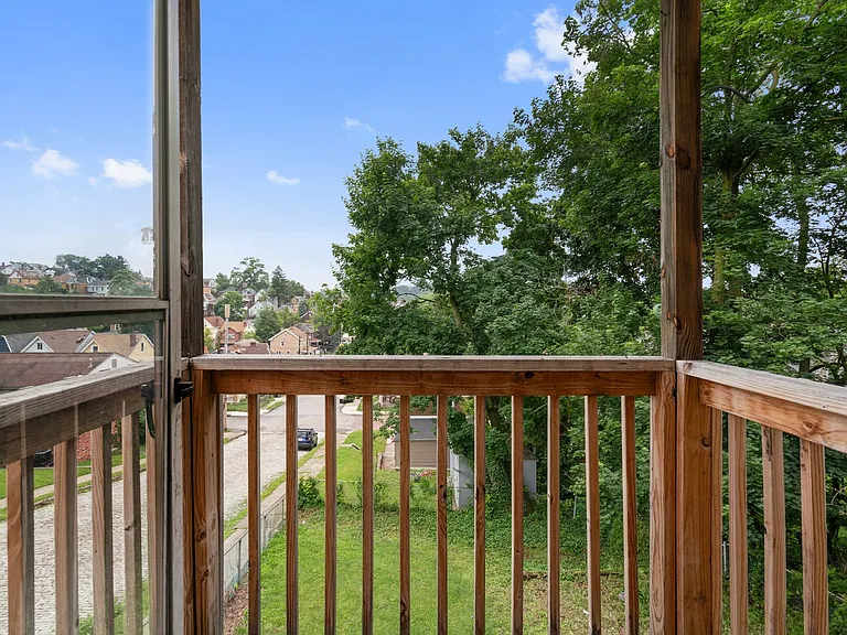 Convenient 2 Bedroom home in Mt. Washington available July 1! — Photo 17