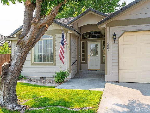4th image of 211 E Inglewood Drive