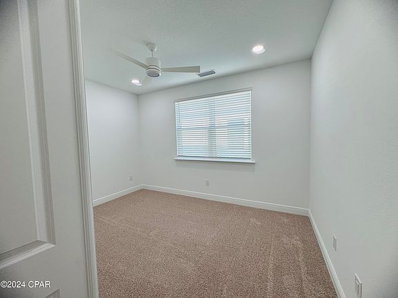 3rd image of 9518 Paradise Dr
