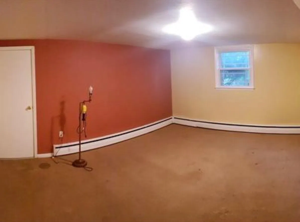 5 bed, 1542 sqft, $2,400 — Photo 2