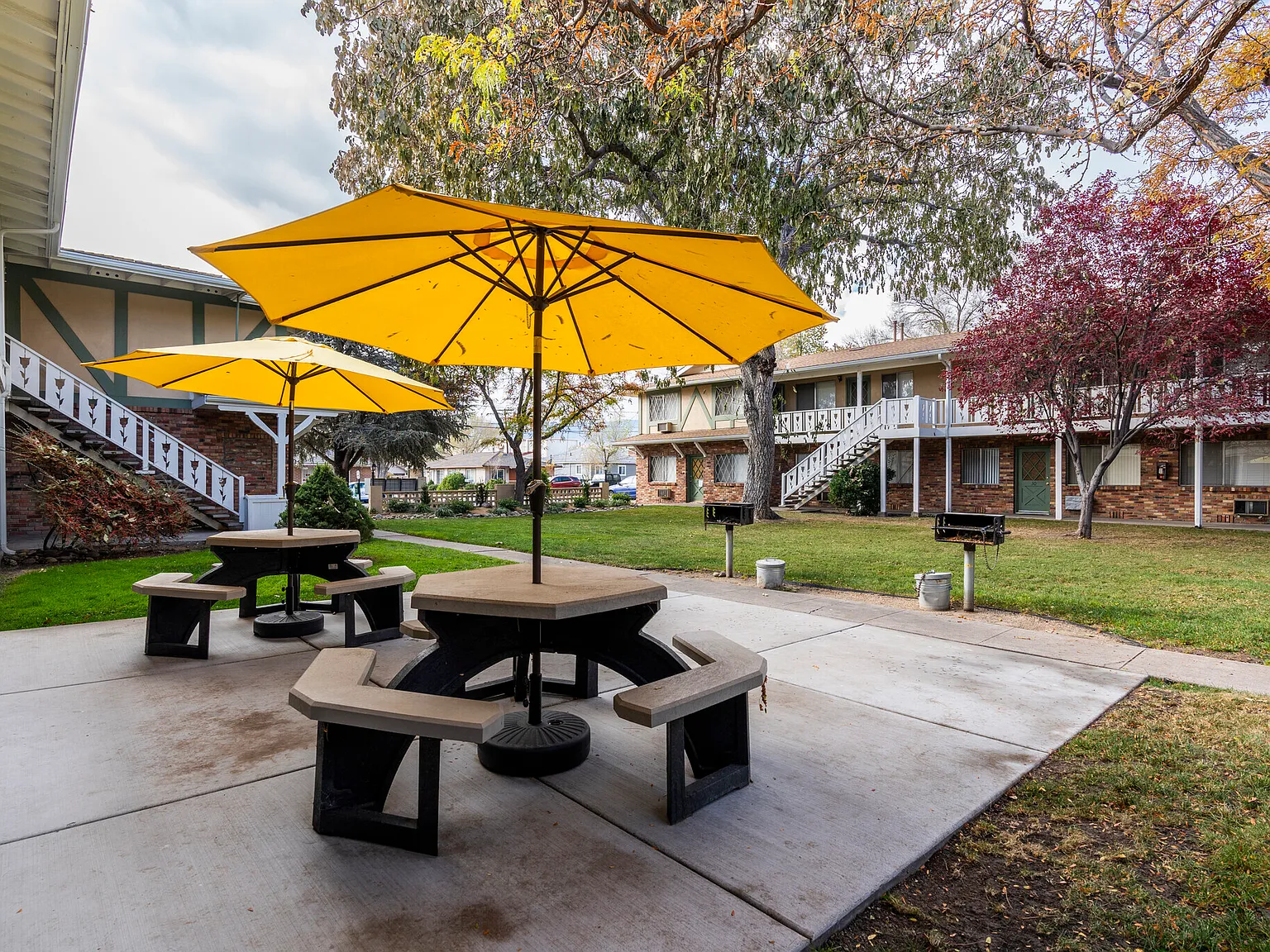 Royal Oak Apartments — Photo 4