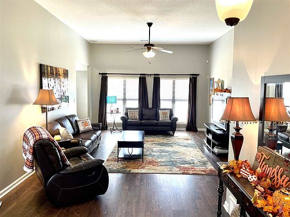 4th image of 7711 Elpine Gray Dr