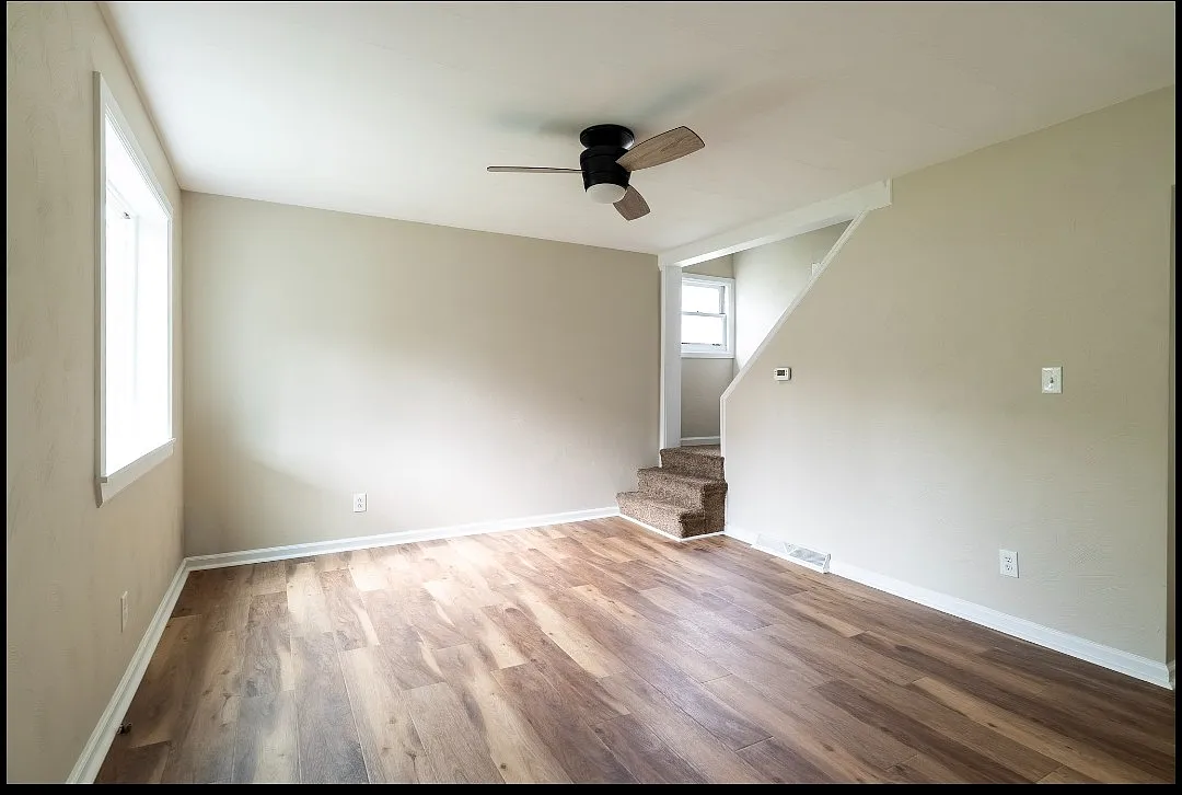 3 bed, $1,599 — Photo 3