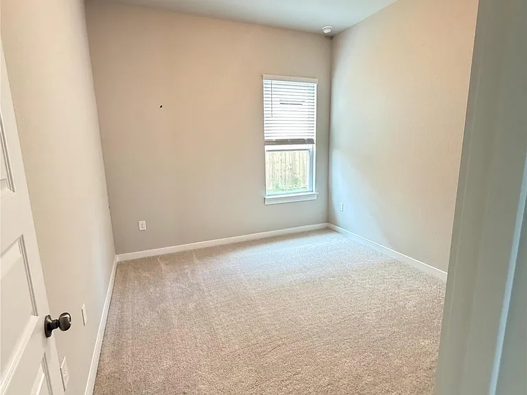 745 Beaverton Dr — Photo 14