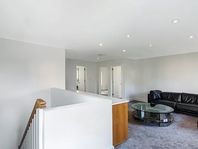 222 Park Ave — Photo 22