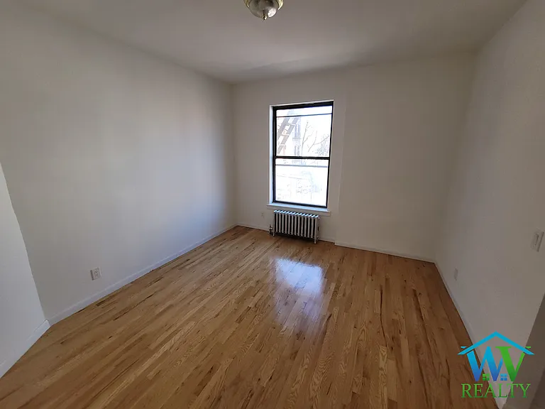 650 Melrose Ave #B3 — Photo 2