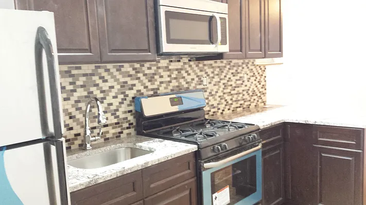 Rented by New York Realty Minimax Inc | media 21