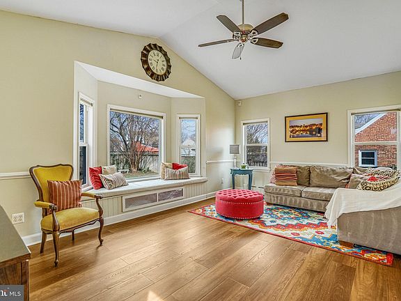 4th image of 3410 Groveton St
