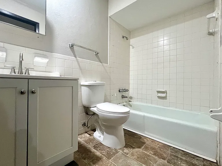 605 N Charles St #19 — Photo 8