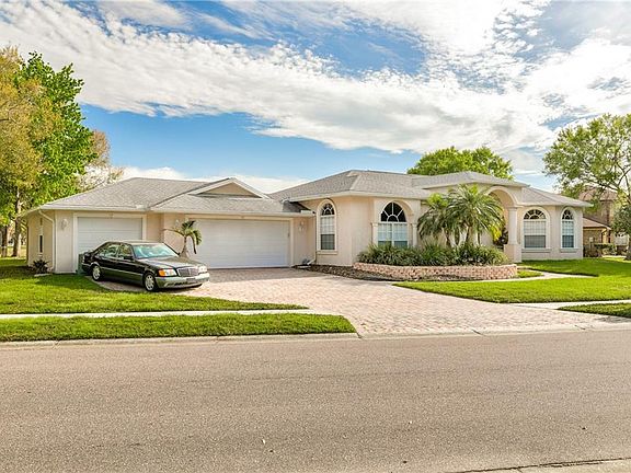 3rd image of 490 Palmdale Dr