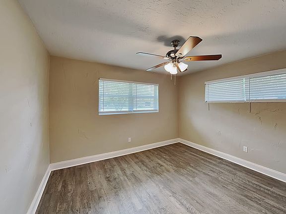 5th image of 349 Henthorne Dr