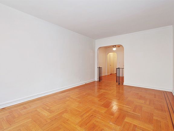 4th image of 120 Bennett Ave APT 6C