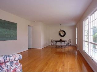 5903 Castle Rock Rd, Roanoke, VA 24018