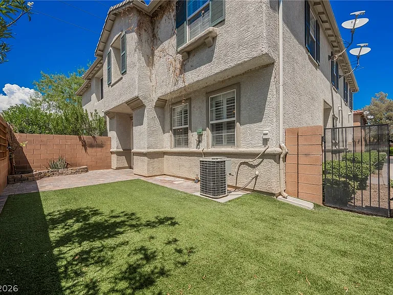 9133 Alpine Grove Ave #103 — Photo 18