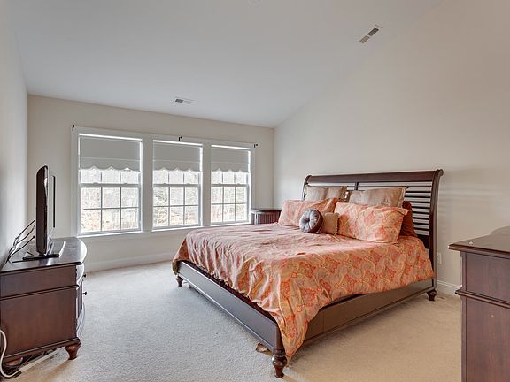 5th image of 3678 Chippendale Cir #3