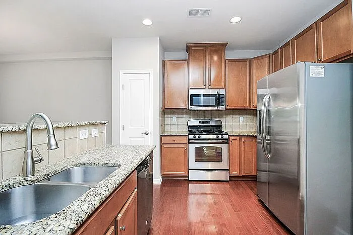 12038 Elizabeth Madison Ct — Photo 11