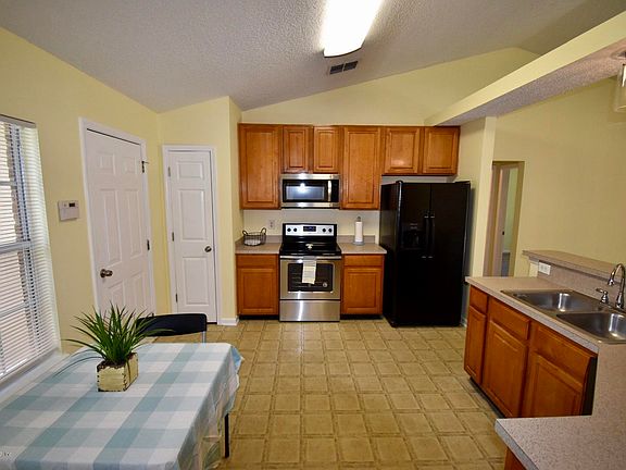 4th image of 8217 Leafcrest Dr