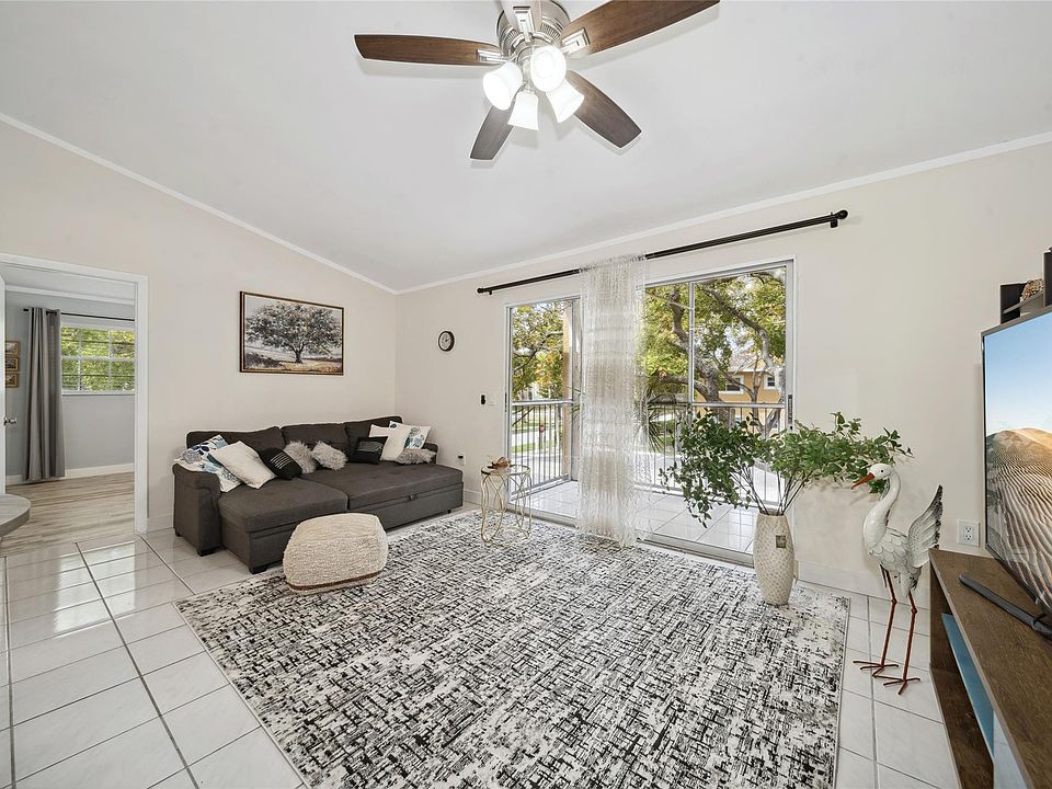 1st image of 421 SE 10th Street #A202