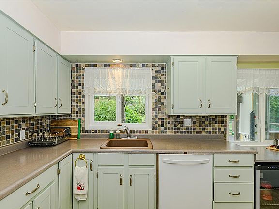 4th image of 3803 Merriman Dr