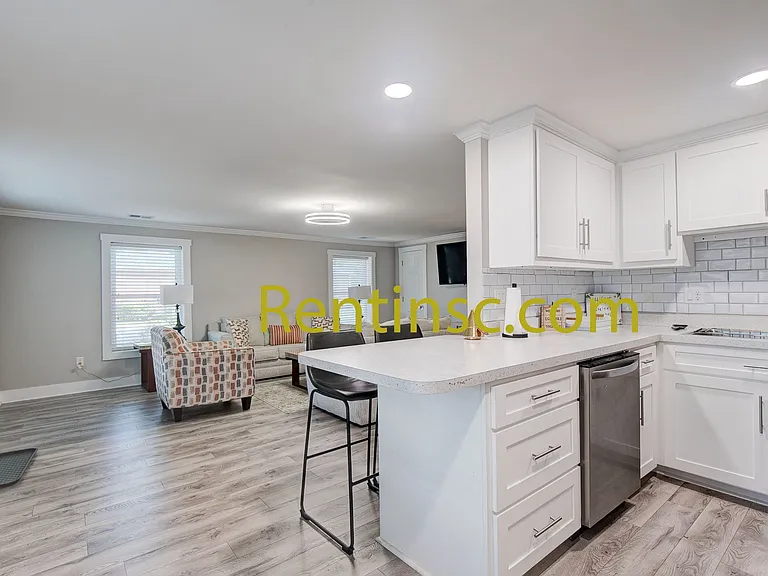 1004 Pine St — Photo 11