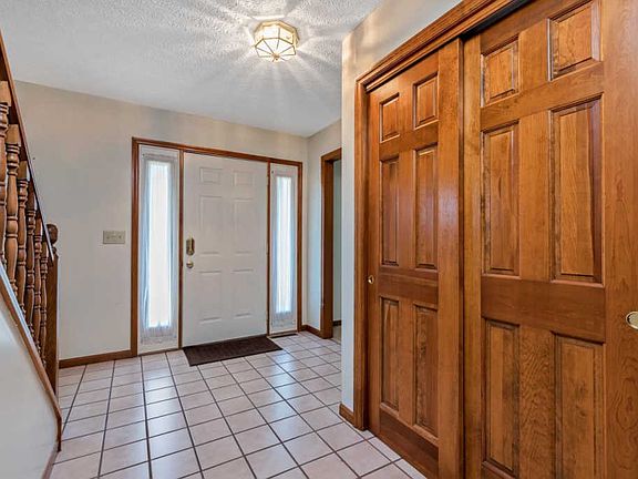 3rd image of 7218 Basswood Dr