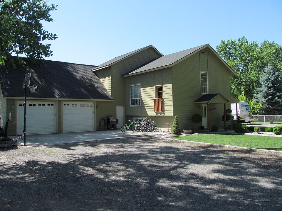 1st image of 90 White Dr