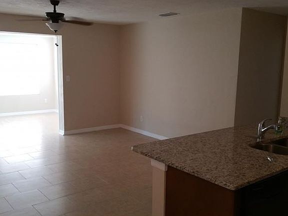 4th image of 409 S Oxalis Ave