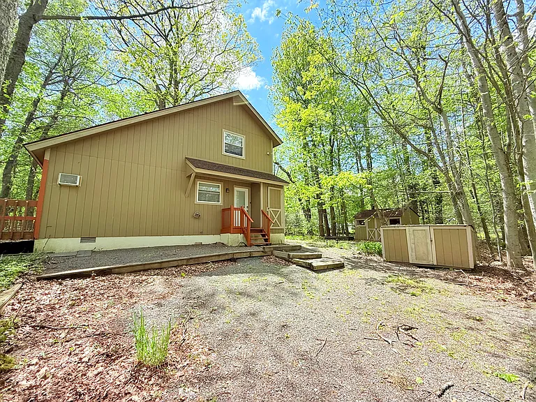 111 Red Maple Ln — Photo 3
