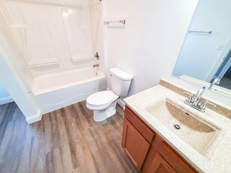 333 W 3rd St — Photo 7