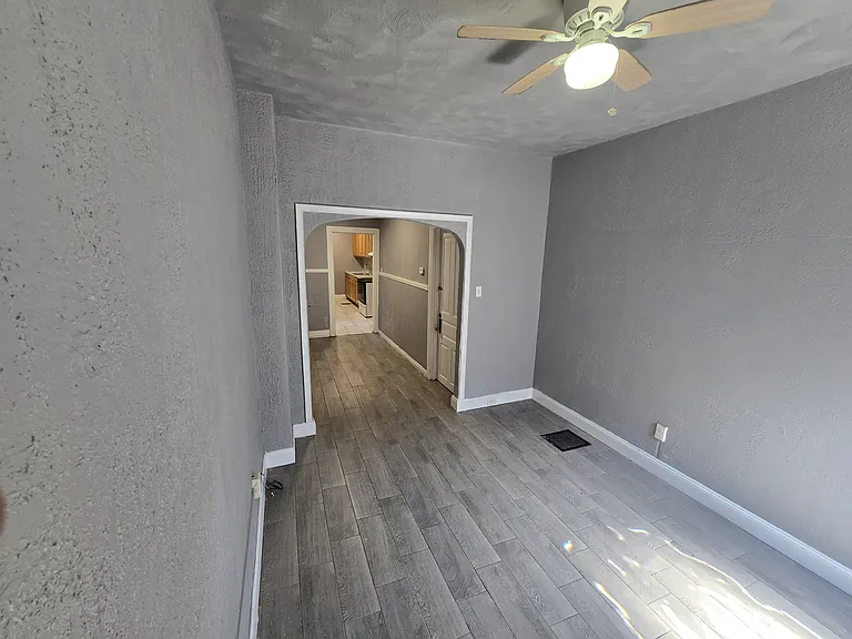 411 Cedar St — Photo 3