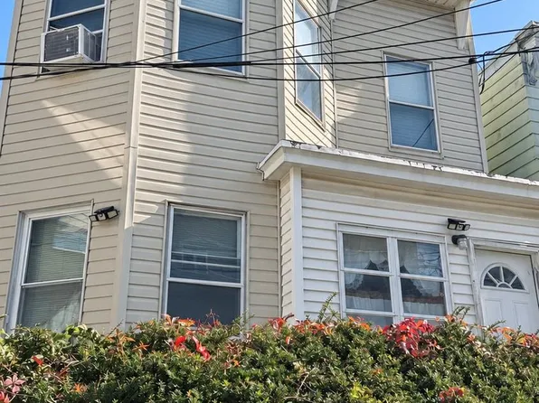 220 Sheridan St, Perth Amboy, NJ 08861