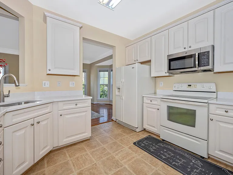 14036 Castle Ridge Way — Photo 49