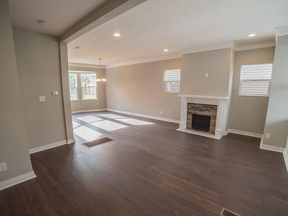 5th image of 76 Brehl Ave