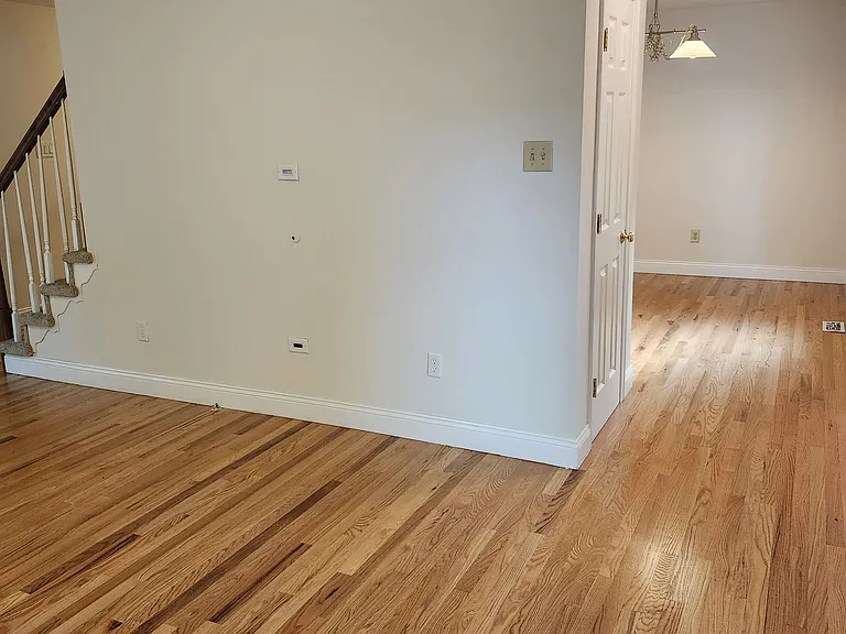 10937 Point Grey Rd — Photo 11
