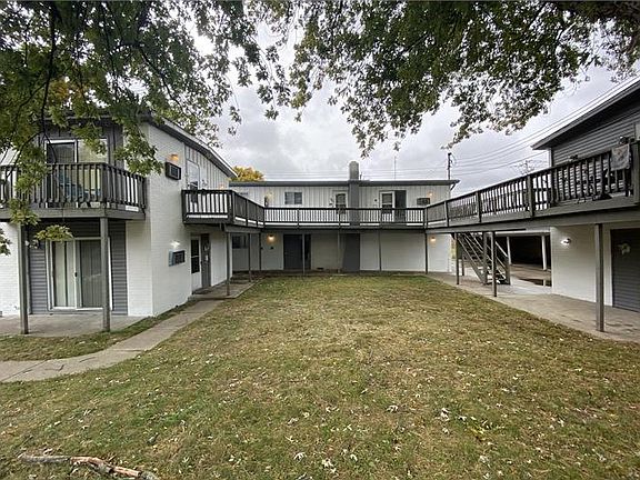 3rd image of 2044 Arlington Ave #4