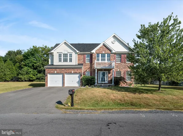 56 Calvert Cir, Bunker Hill, WV 25413