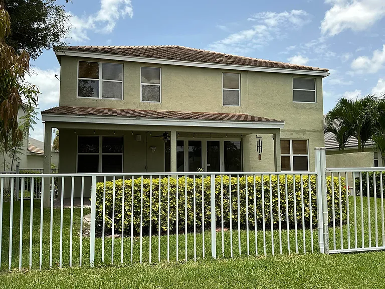 108 Kensington Way — Photo 9